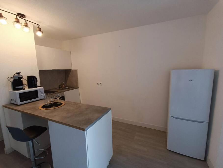 Appartement Tout Equipe 2 A 4 Couchages St Charles Marselha Exterior foto