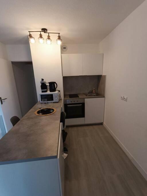 Appartement Tout Equipe 2 A 4 Couchages St Charles Marselha Exterior foto